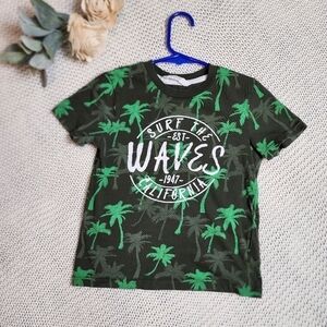 H&M boys graphic t-shirt size 4-6Y